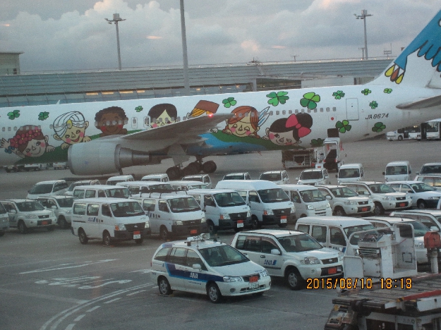 写真4　ＡＮＡのニューデザイン？（羽田空港にて）