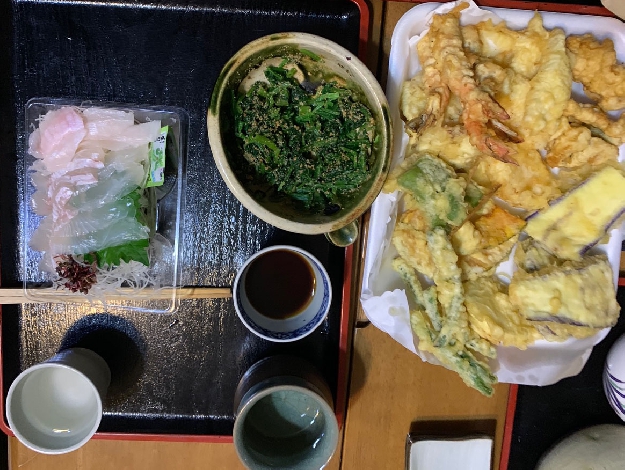 写真５０　蕎麦前・天ぷらと刺身で一杯