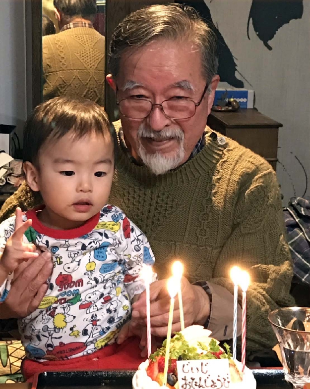 写真１　孫と一緒にバースデー