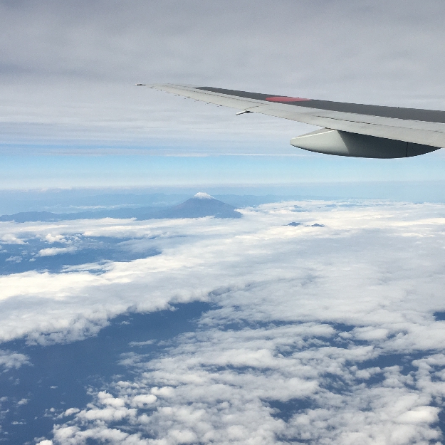 写真3-7  　冠雪の富士山